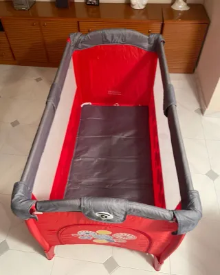 Cuna de viaje más colchón