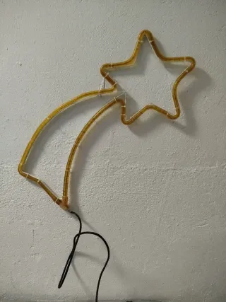 Estrella fugaz decorativa con luz