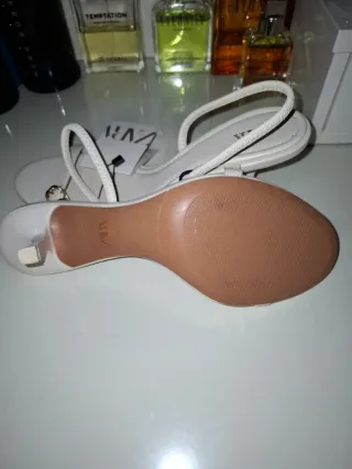 Sandalias Zara Tacon Bajo Blancas