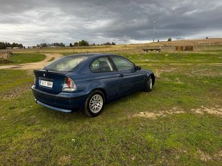 BMW 316 Compact del año 2001. Motor de 1.8 litros