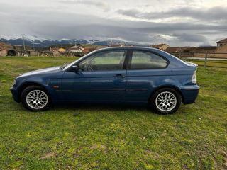 BMW 316 Compact del año 2001. Motor de 1.8 litros
