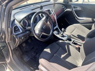 Opel Astra 2012