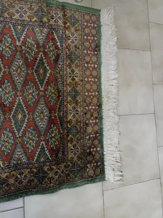 Tappeto decorato tipo Bukhara