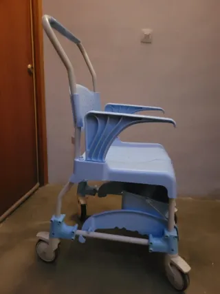 Silla de ruedas baño / wc