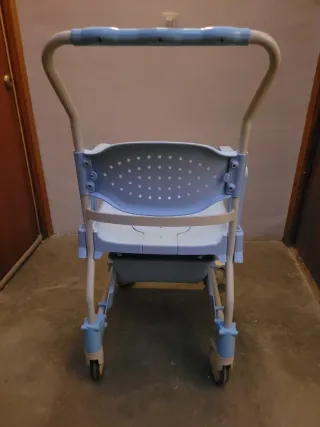 Silla de ruedas baño / wc