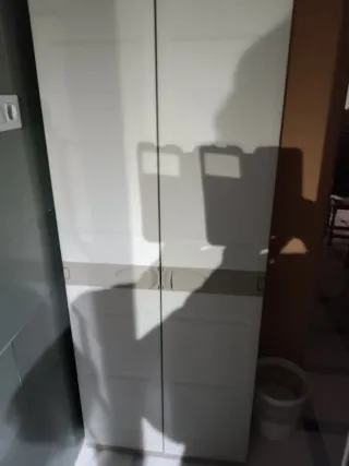 Armario de plástico gris