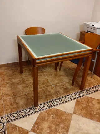 Mesa comedor extensible y 4 sillas