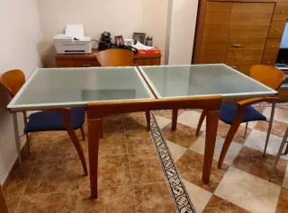 Mesa comedor extensible y 4 sillas