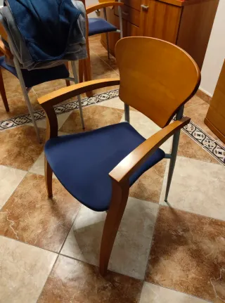 Mesa comedor extensible y 4 sillas