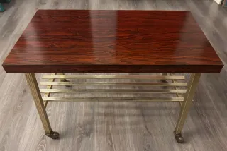 Mesa auxiliar retro con ruedas