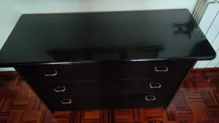 Cómoda negra 109largo x 67cm alto