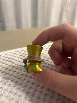 Superthings Figura Dorada