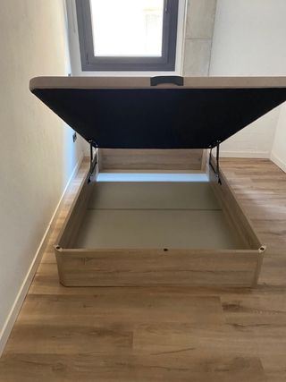 Canapé abatible de madera y tela