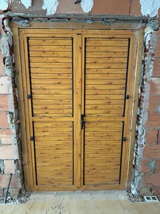 URGE Contraventanas Mallorquinas Aluminio Madera