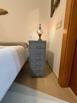 Mesita archivador color celeste petróleo