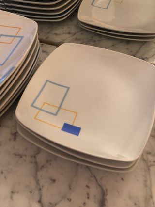 Juego Platos Cuadrados Azul y Blanco