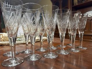 Juego de 12 copas de cristal tallado para vino