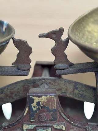 Balanza de peso antigua de hierro 5 kg