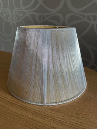 Pantallas de lámpara plateadas