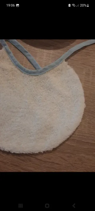 Accesorios bebé baberos, calcetines, pañuelo baba