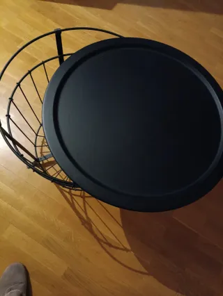 Mesa de centro redonda de metal negra