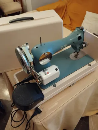 Máquina de coser Alfa