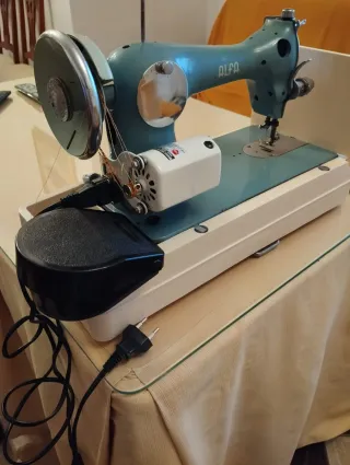 Máquina de coser Alfa