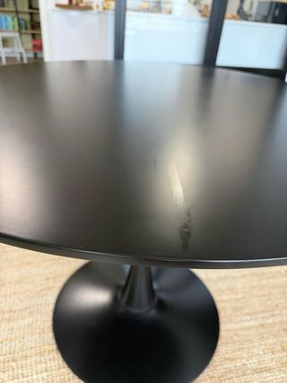 Mesa redonda negra
