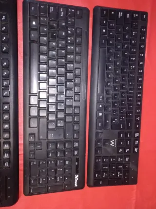 3 Teclados Trust Inalámbricos Ewent Negros
