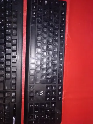 3 Teclados Trust Inalámbricos Ewent Negros