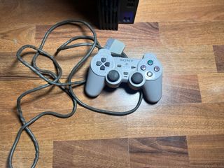 PlayStation 2 FAT con 2 controller, cavi e gioco