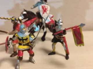 Figuras Caballeros Medievales