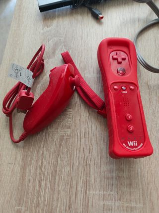 Consola Nintendo Wii Mini + Mandos + Cables