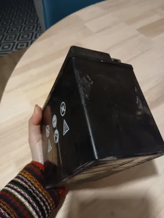 Batería Unibat CBTX12-BS 12V 10AH 180CCA