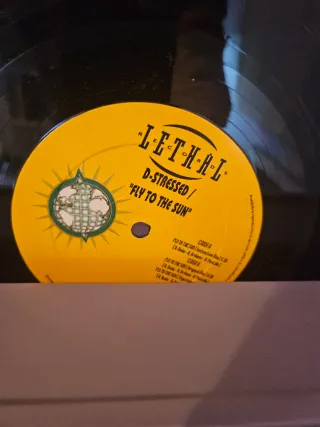 Vinilo D-Stressed – Fly To The Sun