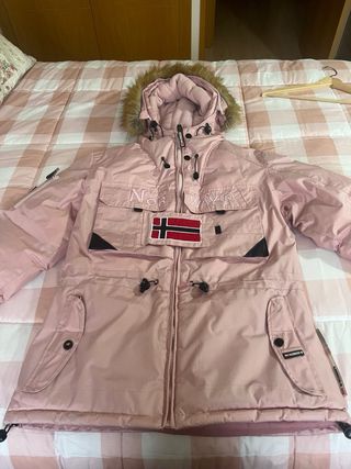 Plumas rosa Norway invierno. Precio negociable