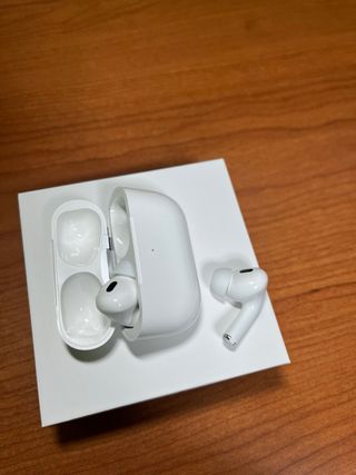 Auriculares inalámbricos blancos