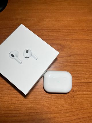 Auriculares inalámbricos blancos