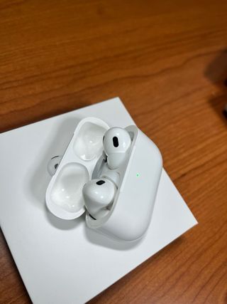 Auriculares inalámbricos blancos