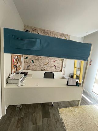 Cama alta con escritorio madera