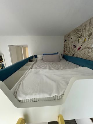 Cama alta con escritorio madera