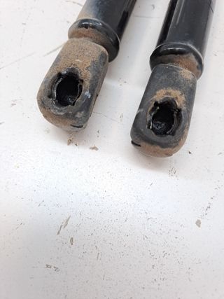 AMORTIGUADORES MALETERO / PORTON KIA STONIC (4)