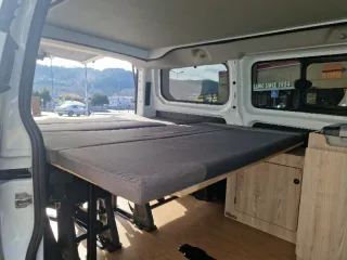 Furgoneta Ford Transit Custom camperitzada