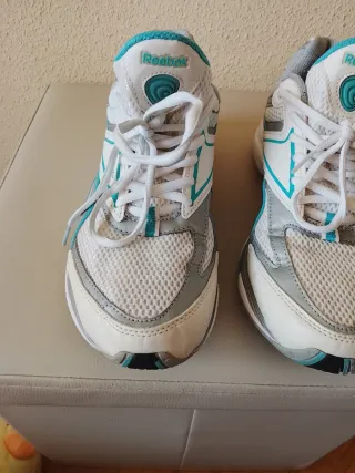 Zapatillas Reebok Blancas y Turquesa