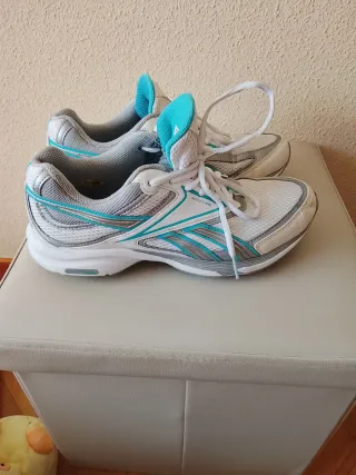 Zapatillas Reebok Blancas y Turquesa