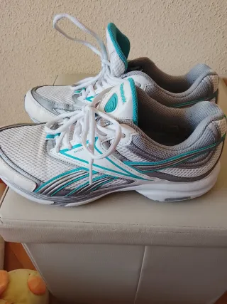 Zapatillas Reebok Blancas y Turquesa