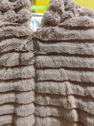 Chaqueta de pelo rosa palo