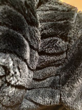 Chaqueta de pelo negra