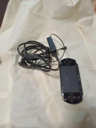Sony PSP Negra + Cargador