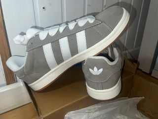 Zapatillas Adidas Campus Grises y Blancas